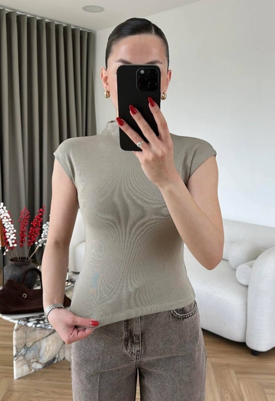 Amy Basic Top