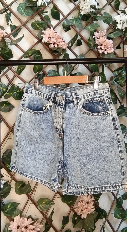 Elara Short